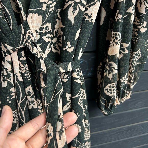 Elan Olive Floral Long Sleeve Dress - Picture 7 of 8